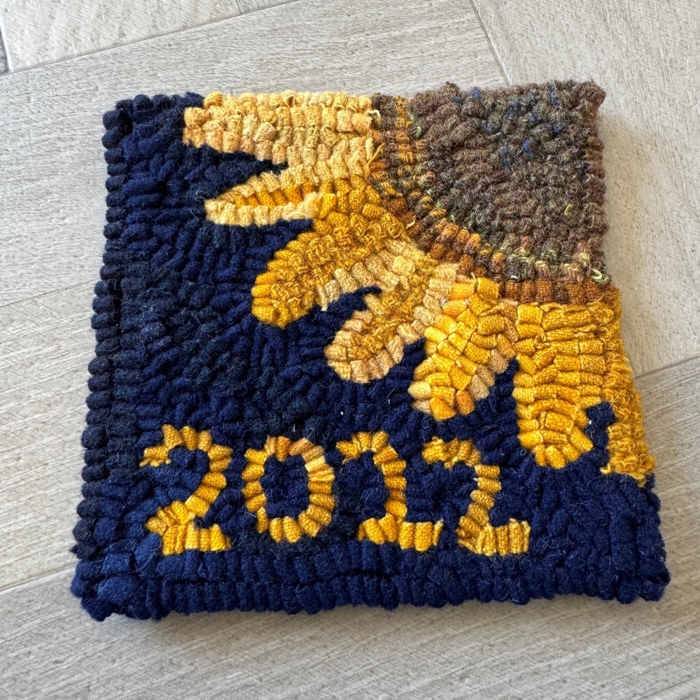 Handmade Wool Rug Hooked Sunflower Mug Rug Coaster Navy Blue‎ Primitive Folk Art
